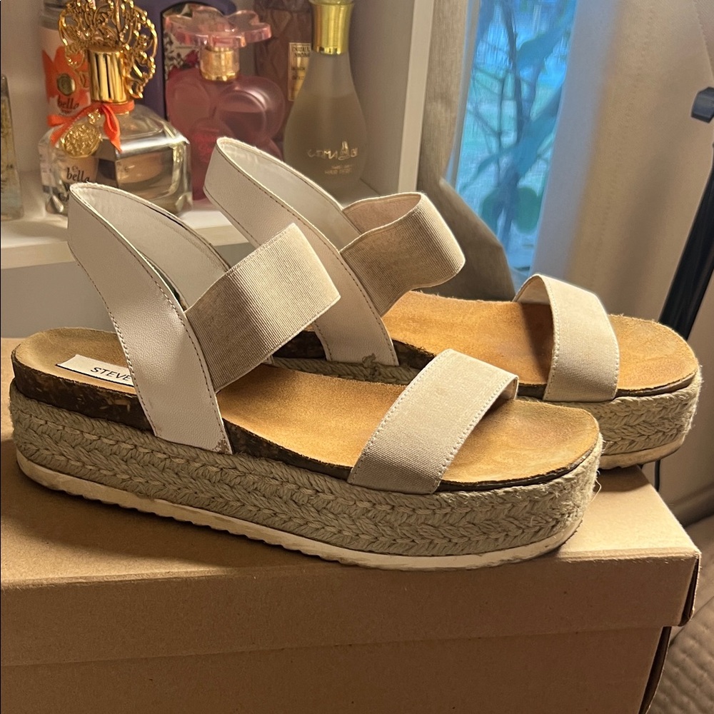 Steve Madden White and Tan Espadrille Sandals